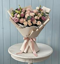 Букет цветов из:  Розы и Лизиантусы в Кировграде