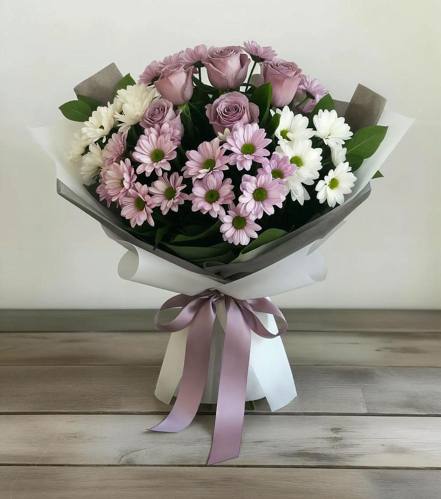 Букет цветов из: Хризантемы и Розы в Кировграде