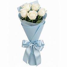 Букет 5 Белых роз Проуд в Кировграде