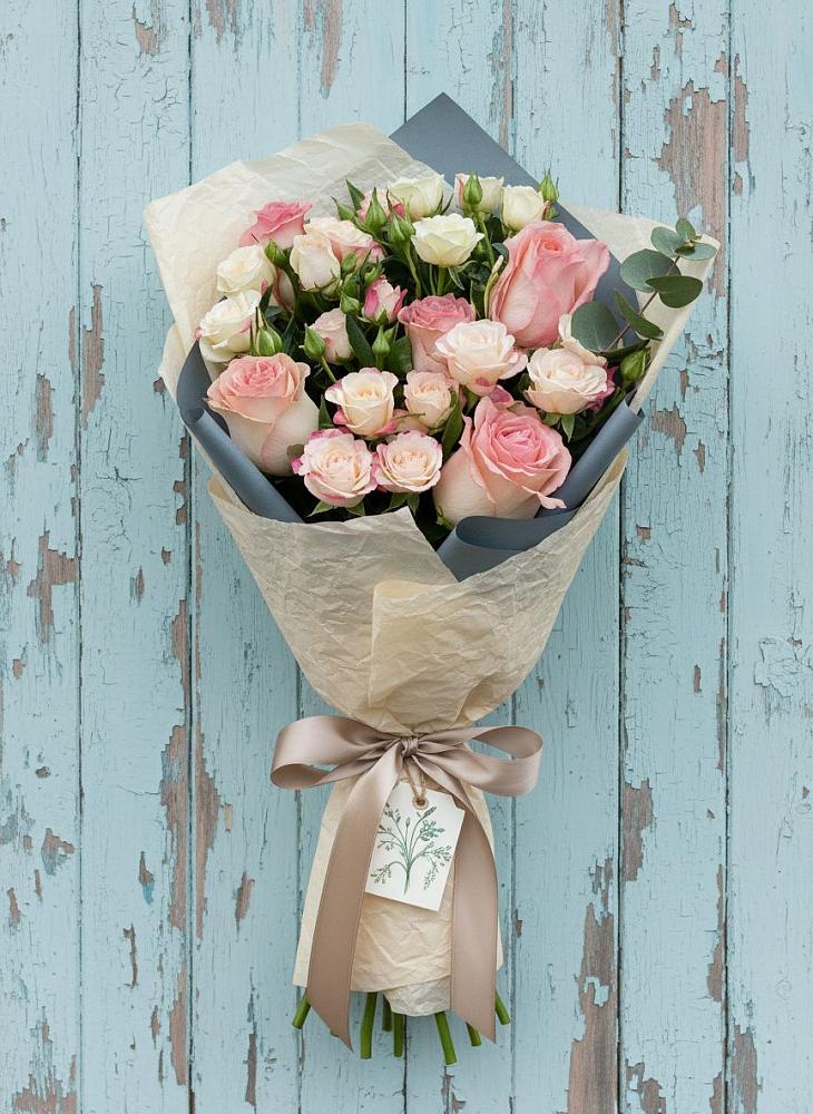 Букет цветов из: Розы в Кировграде