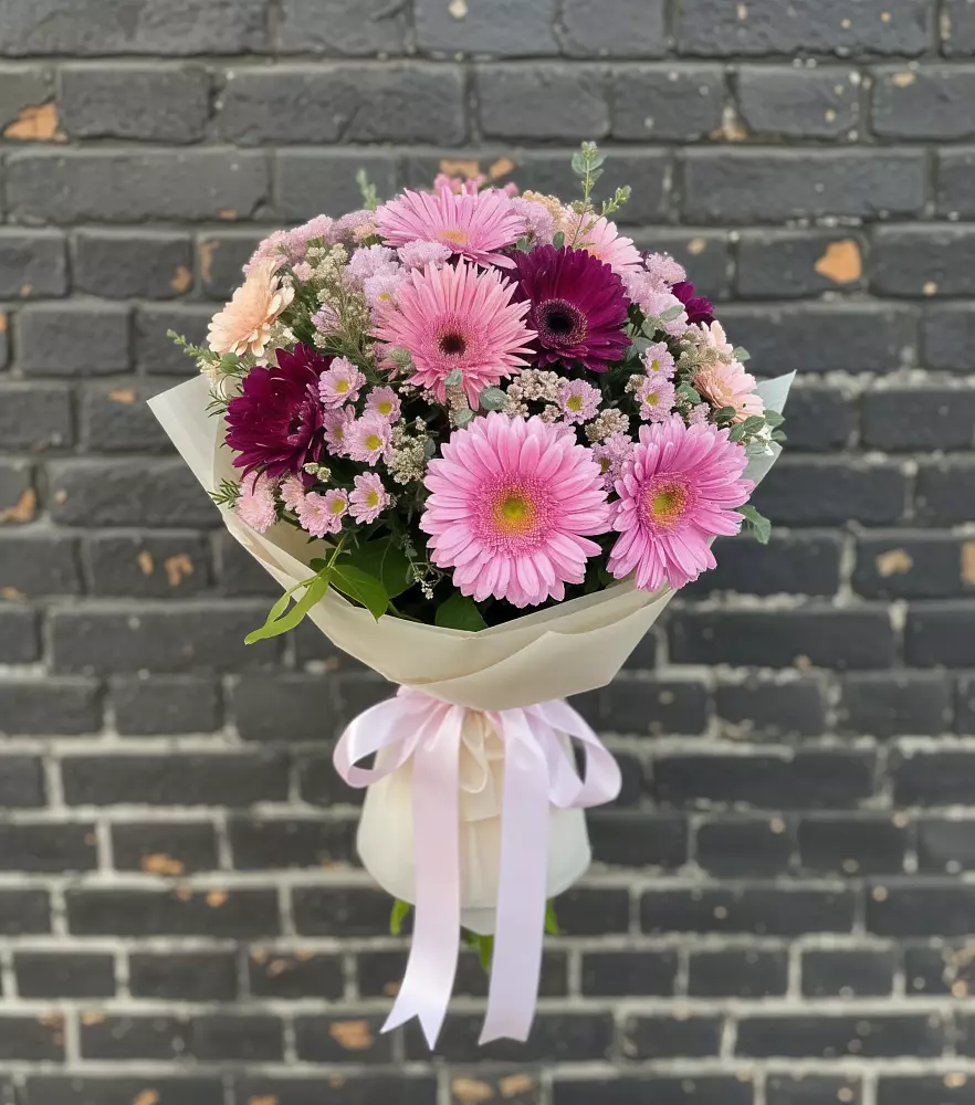 Букет цветов из: Герберы и Хризантемы в Кировграде