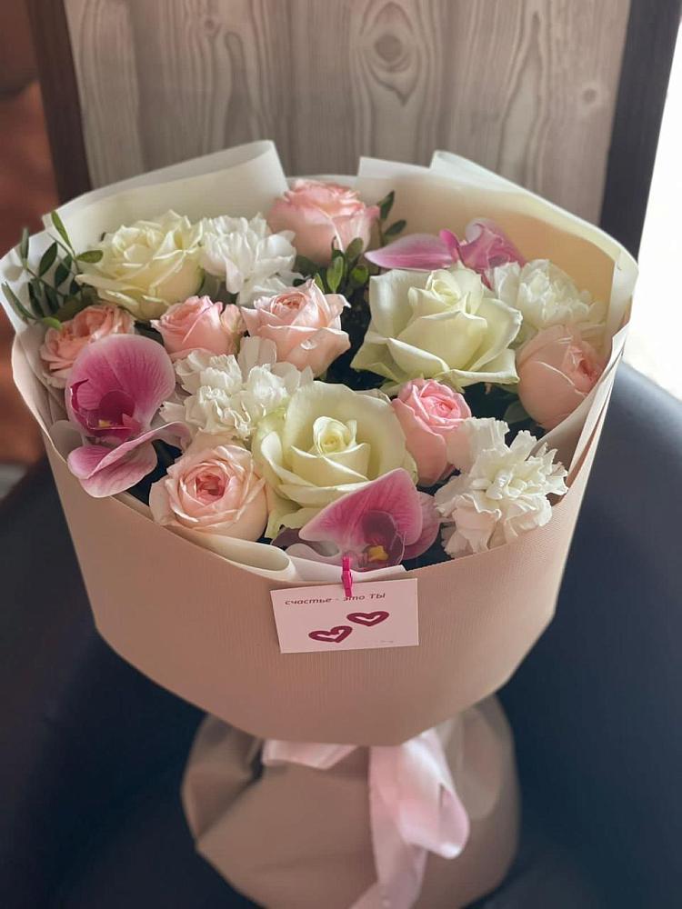 Букет цветов из: Орхидеи, Розы и Гвоздики в Кировграде