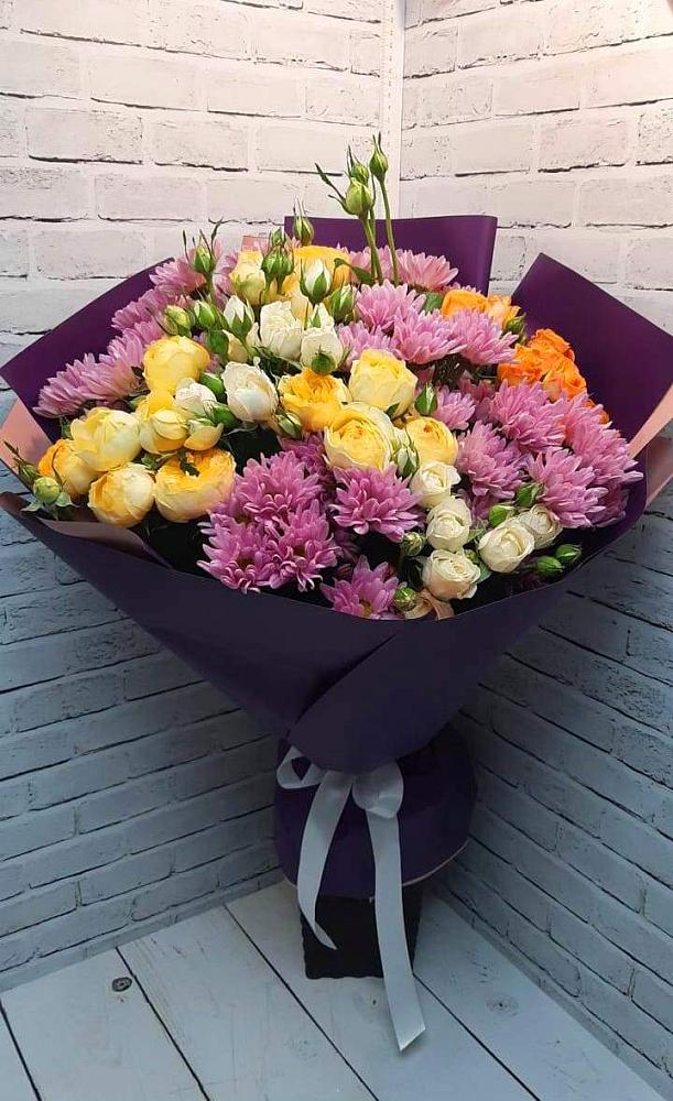 Букет цветов из: Хризантемы и Розы в Кировграде