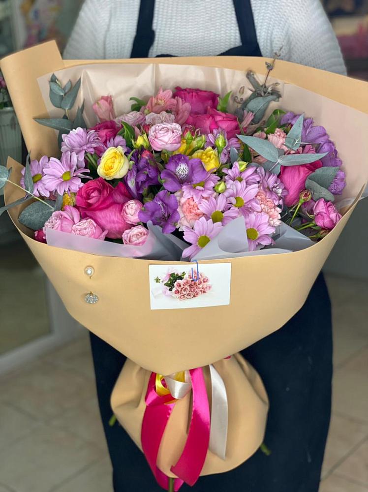 Букет цветов из: Хризантемы, Гвоздики и Альстромерии в Кировграде