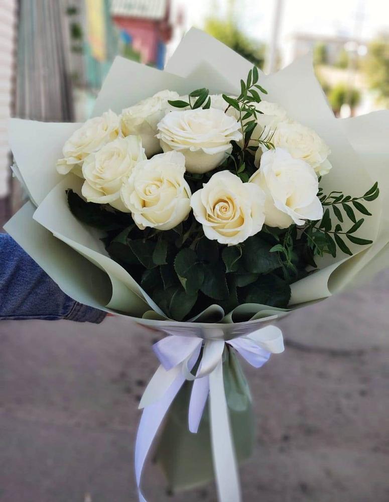 Букет Белые розы Проуд в Кировграде