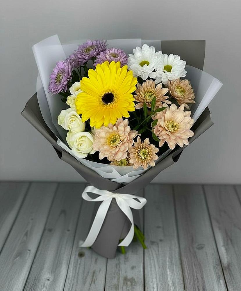 Букет цветов из: Розы, Герберы и Хризантемы в Кировграде