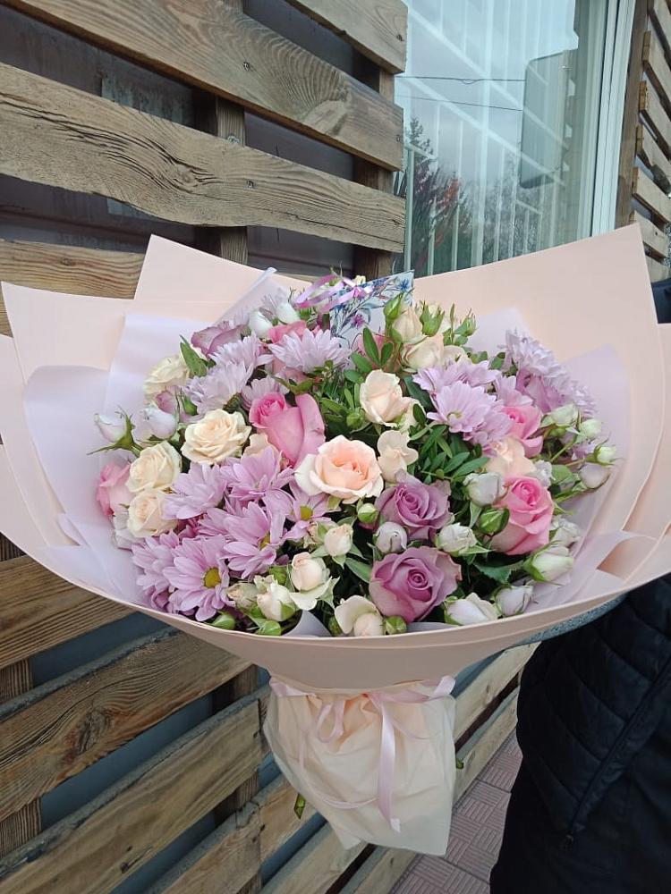 Букет цветов из: Розы и Хризантемы в Кировграде