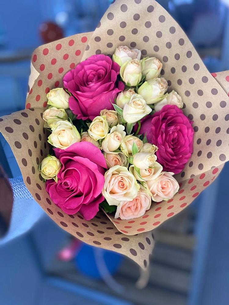 Букет цветов из: Розы в Кировграде