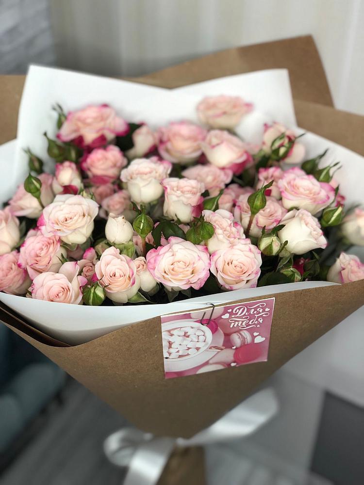 Букет цветов из: Розы в Кировграде