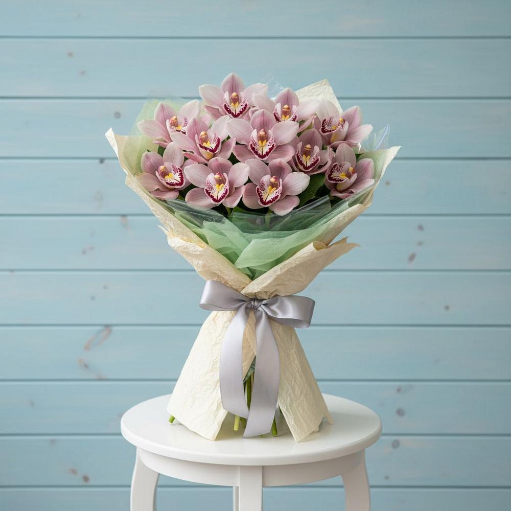 Букет цветов из: Орхидеи и Розы в Кировграде