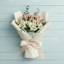 Букет цветов из:  Альстромерии в Кировграде
