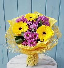 Букет цветов из:  Хризантемы и Герберы в Кировграде
