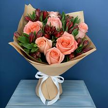 Букет цветов из:  Розы и Альстромерии в Кировграде