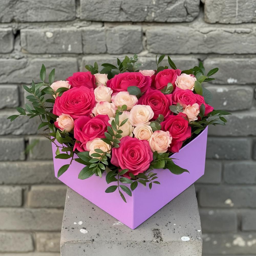 Цветочная композиция из Розы в коробке в Кировграде