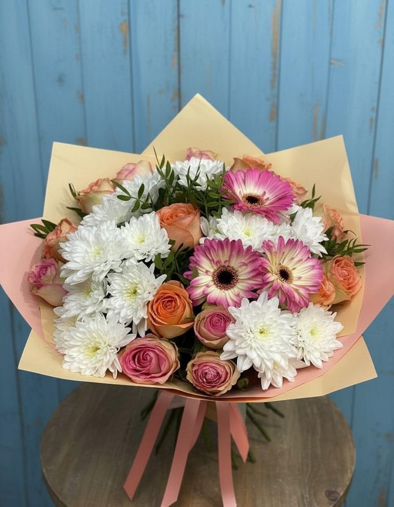 Букет цветов из: Розы, Герберы и Хризантемы в Кировграде