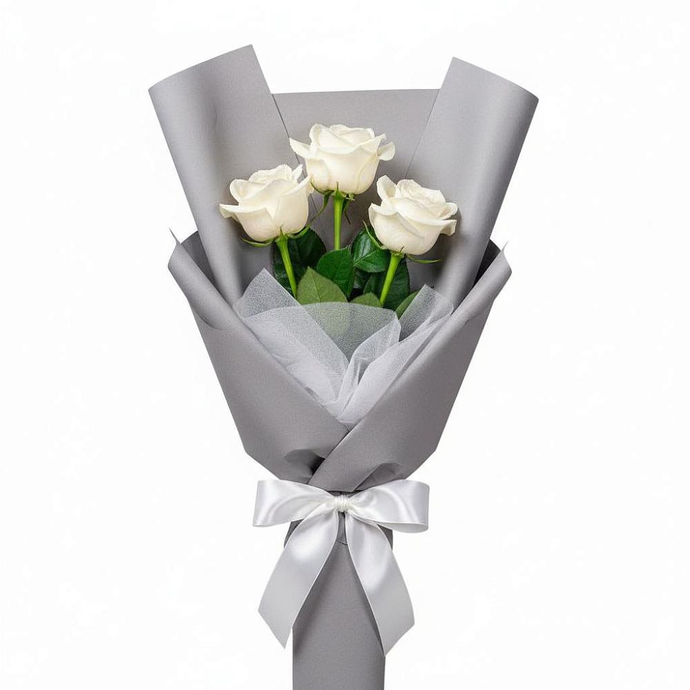 Букет 3 белые розы в Кировграде
