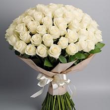 Букет 101 беля роза Белоснежка в Кировграде