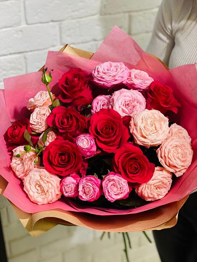 Букет цветов из: Розы в Кировграде