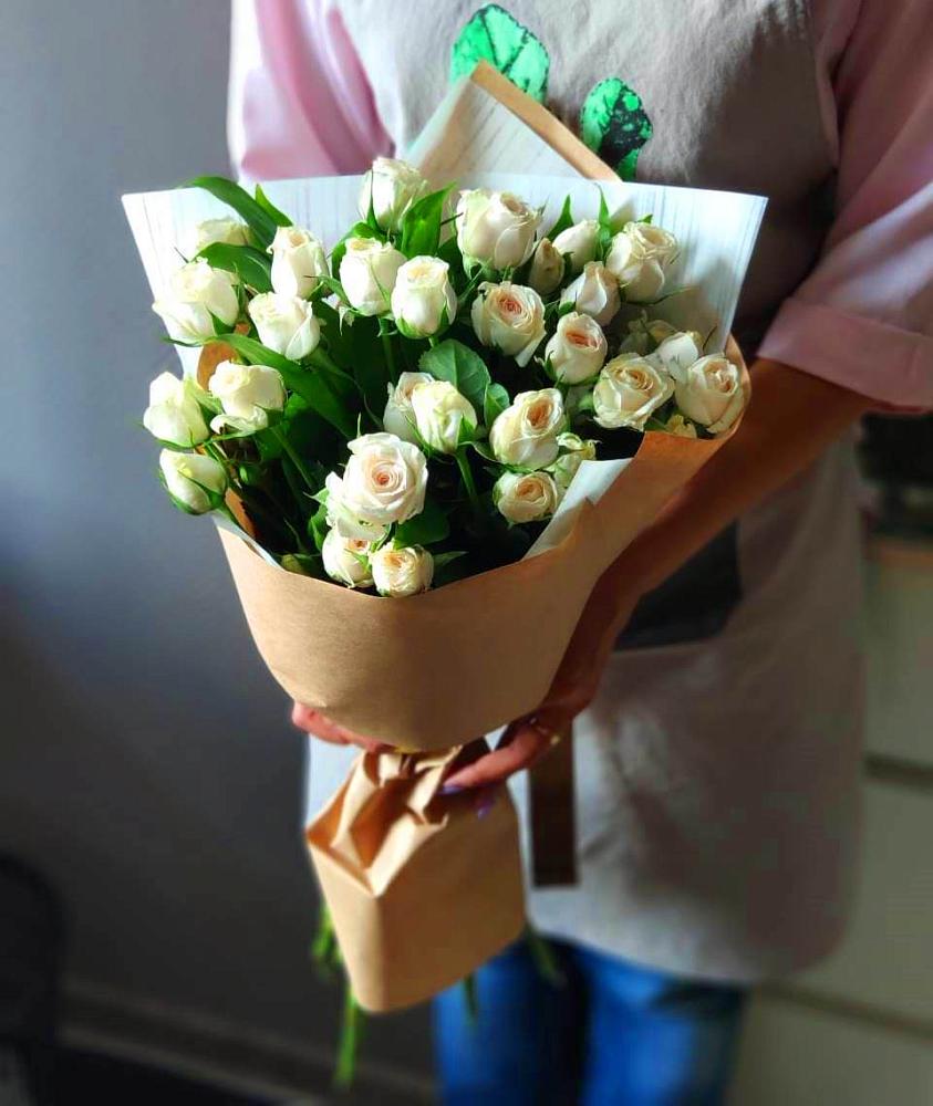 Букет цветов из: Розы в Кировграде