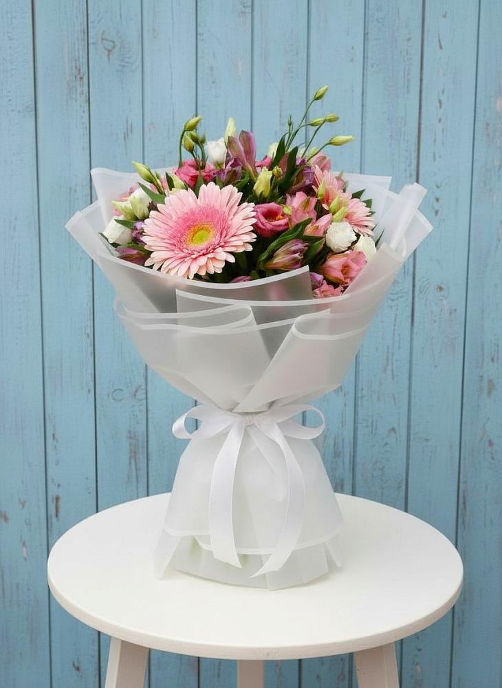 Букет цветов из: Герберы, Альстромерии и Лизиантусы в Кировграде