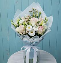 Букет цветов из:  Розы и Лизиантусы в Кировграде