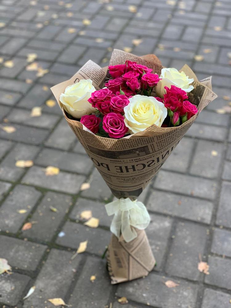 Букет цветов из: Розы в Кировграде