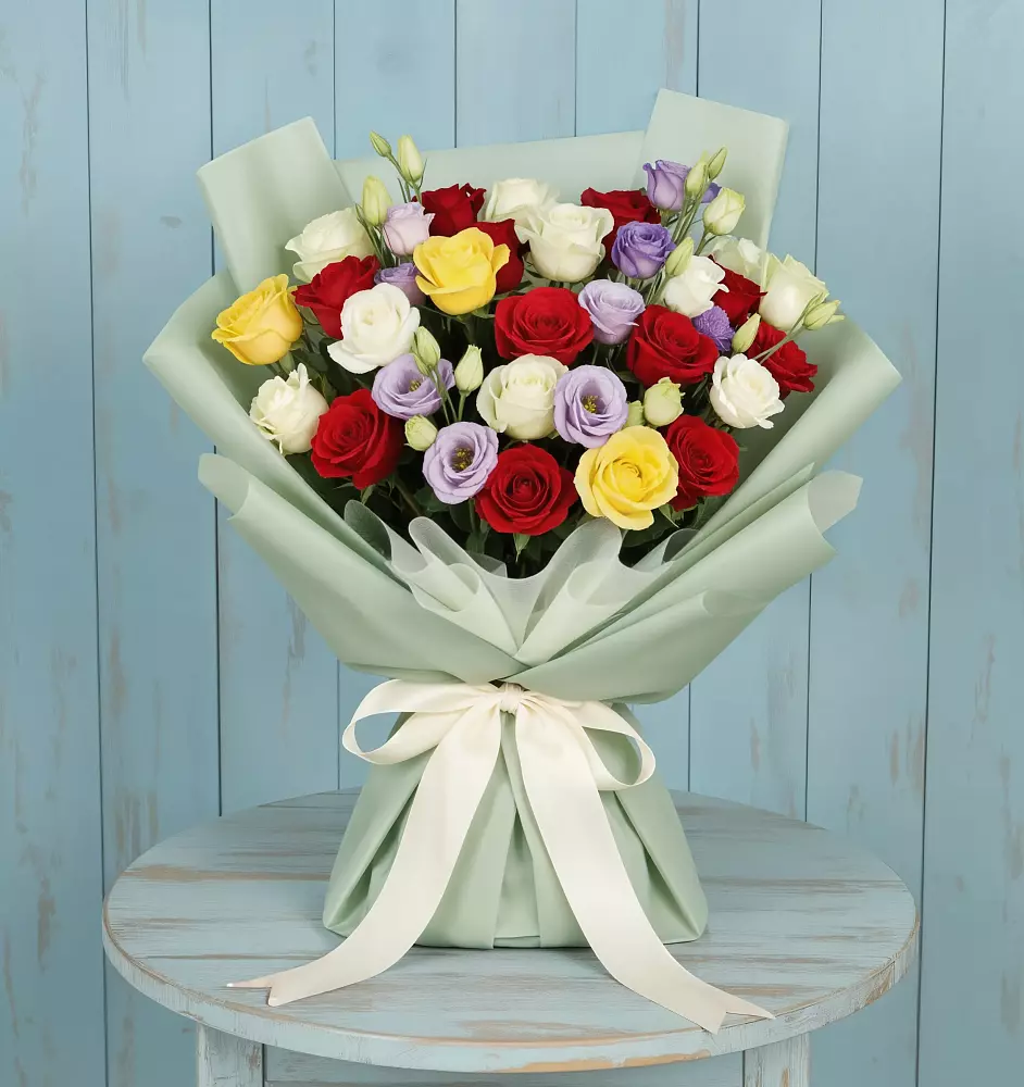 Букет цветов из: Розы в Кировграде