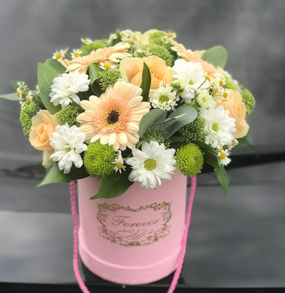 Цветочная композиция из Розы, Герберы и Хризантемы в шляпной коробке в Кировграде