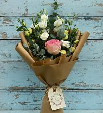 Букет цветов из:  Розы и Лизиантусы в Кировграде