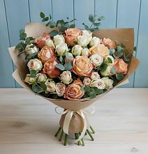 Букет цветов из:  Альстромерии и Розы в Кировграде