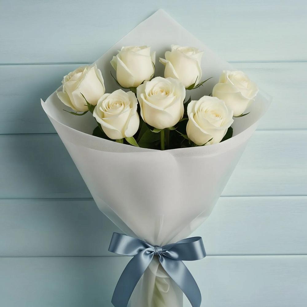 Букет 7 Белых роз Эдлесс Лав в Кировграде