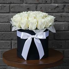 Цветочная композиция из Розы в шляпной коробке в Кировграде