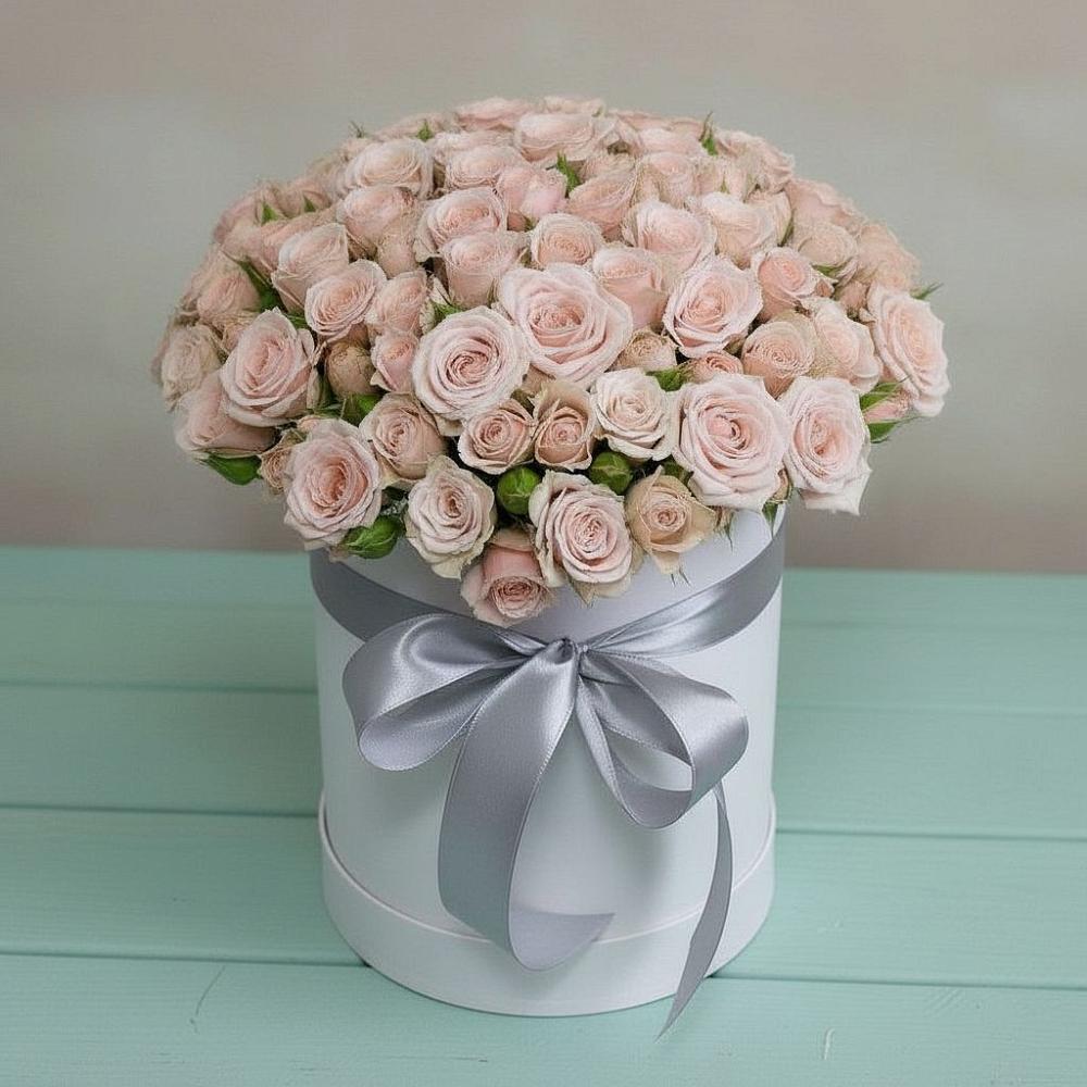 Цветочная композиция из Розы в шляпной коробке в Кировграде